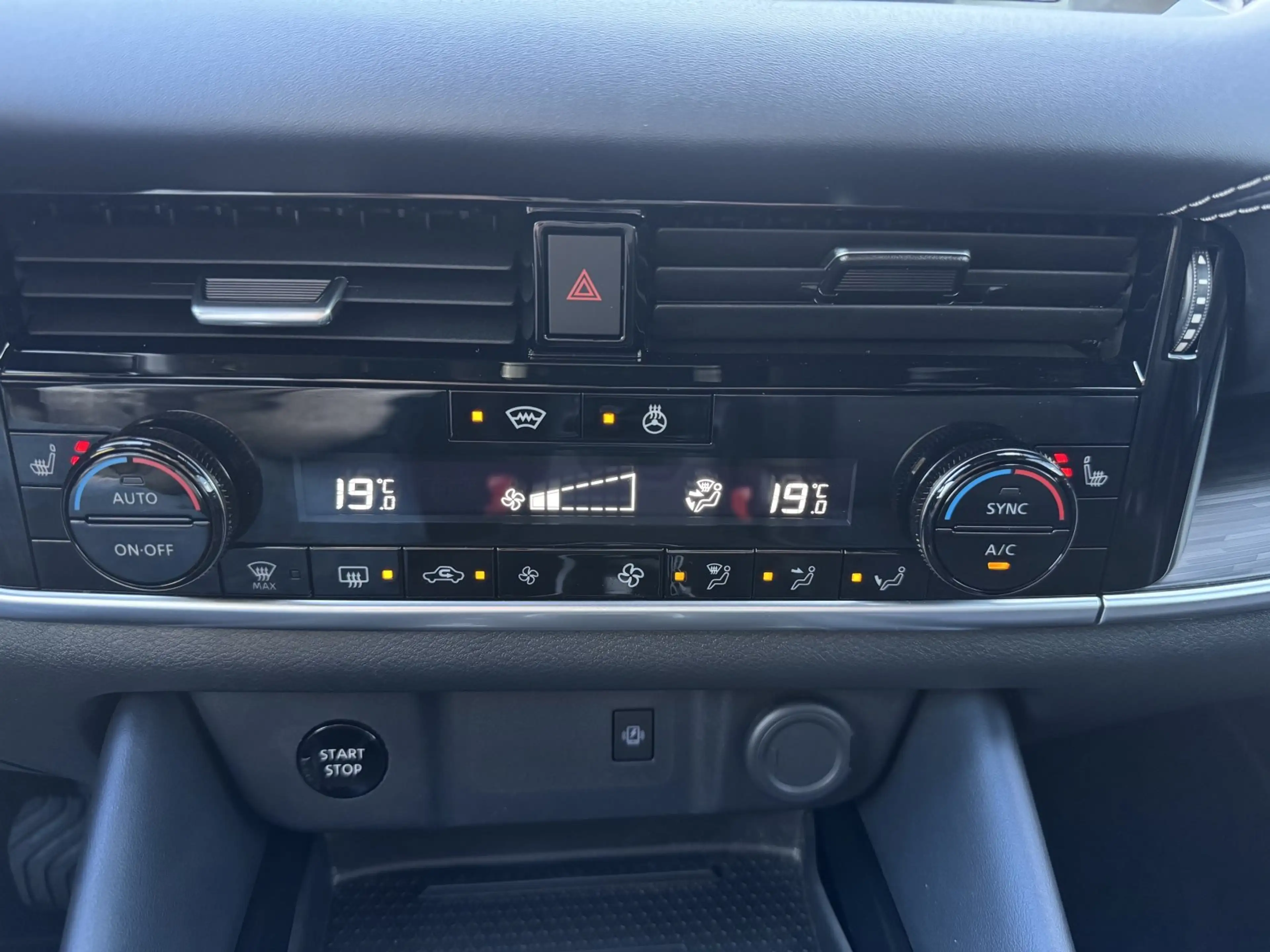 Nissan Qashqai 1.5 VC-T e-POWER TEKNA/PANORAMA/HEAD UP — photo 15
