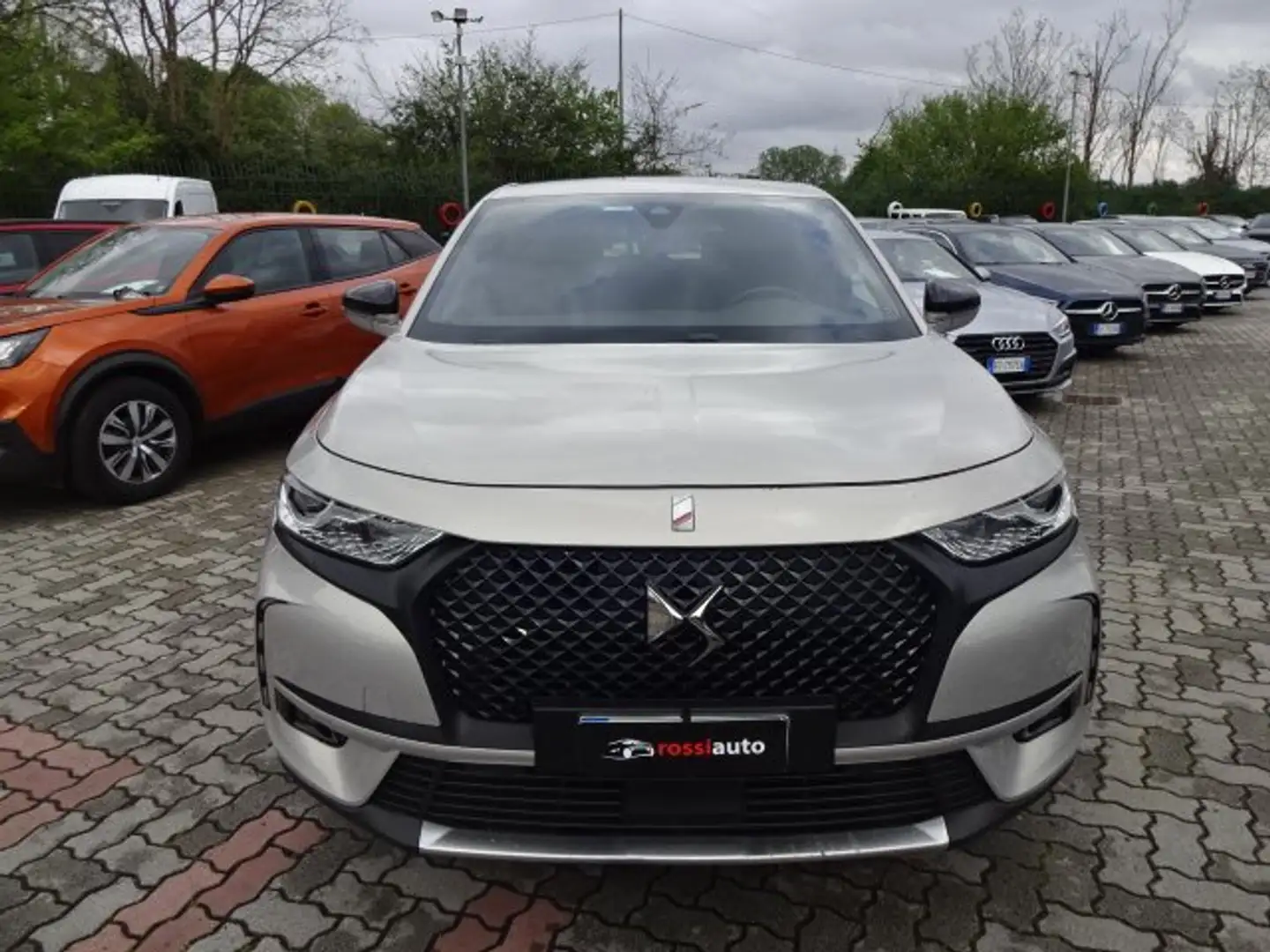DS Automobiles DS 7 Crossback EXTENSE 4x4 PERFORMANCE-LINE Gris - 2