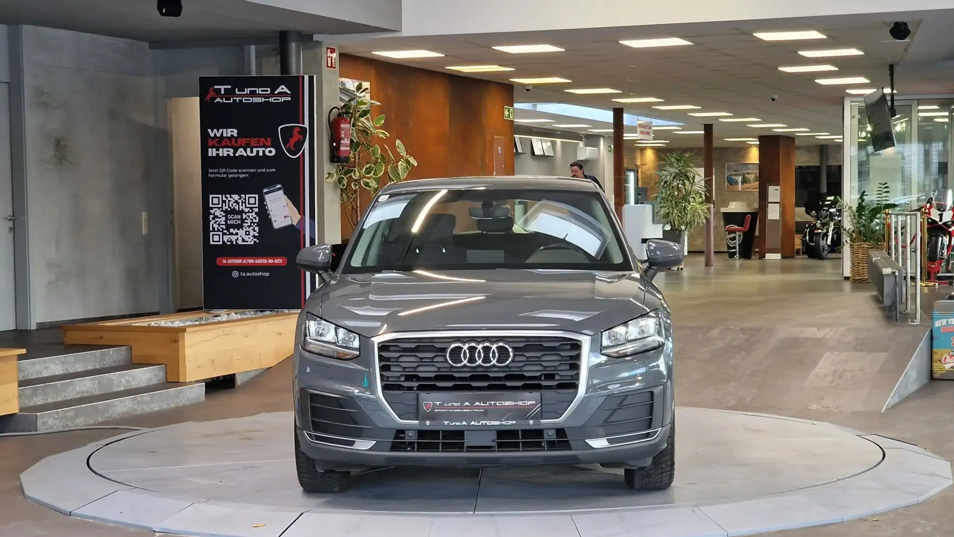 Audi Q2 Q2 1.6 TDI *Navi*Sitzheizung*16Zoll*PDC* Grau - 2