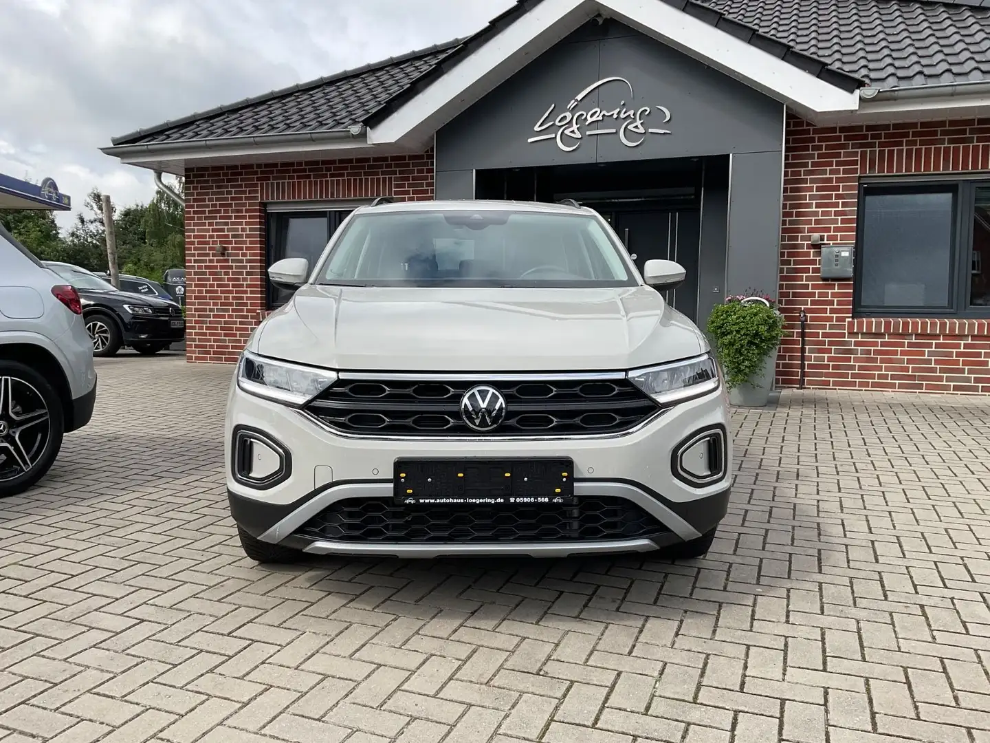 Volkswagen T-Roc 1.5 TSI DSG Life,Navi,AHK,LED,Sitzheizung - 2