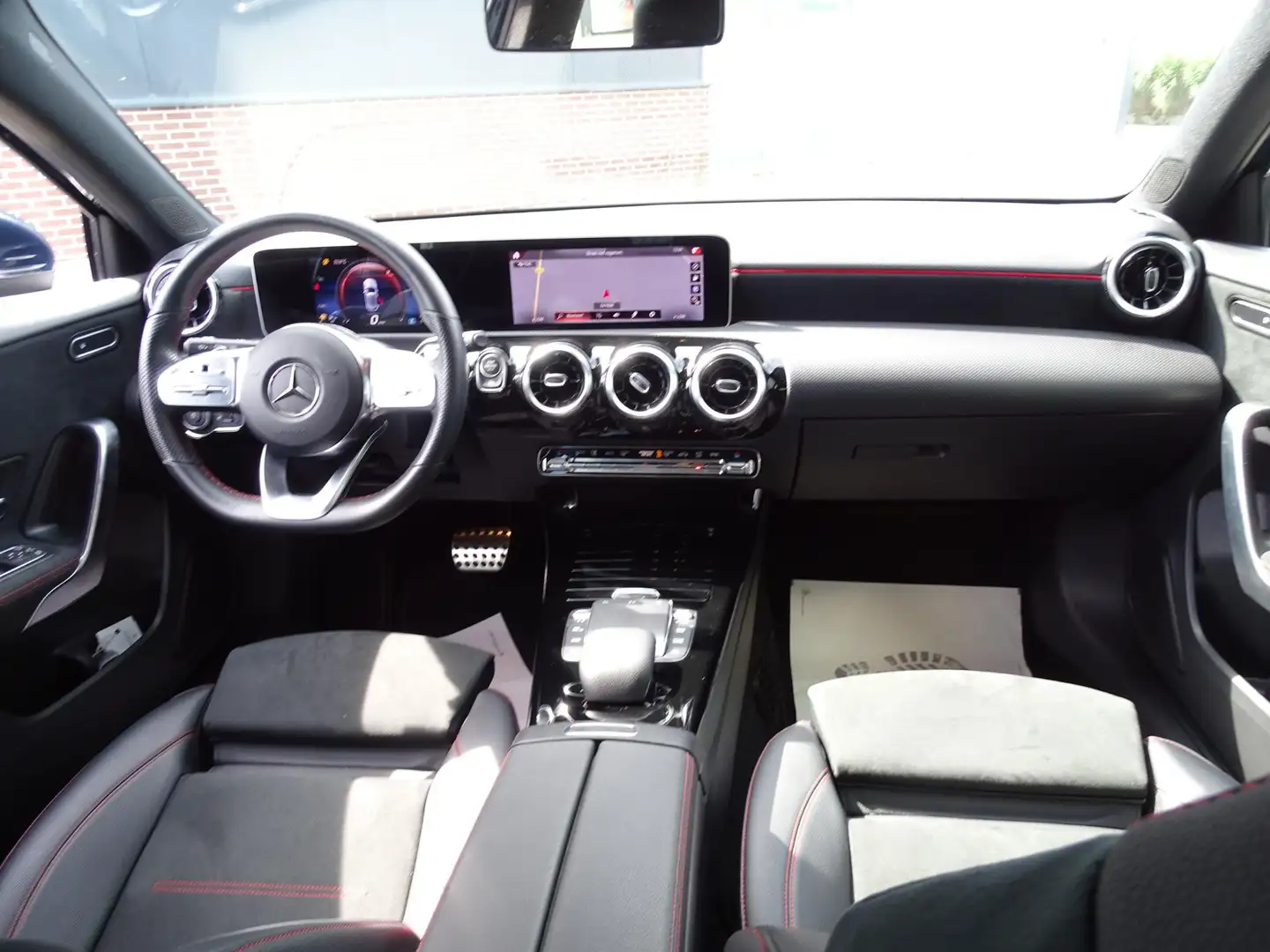 Mercedes-Benz A 200 Premium Plus AMG-LINE ACHTERUITRIJCAMERA | ADAPTIE Azul - 2