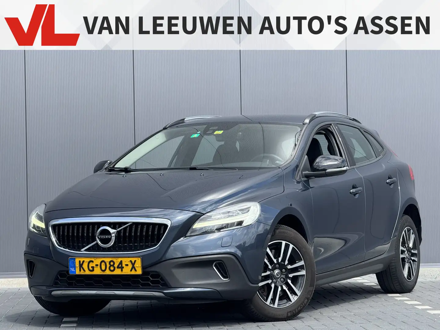 Volvo V40 Cross Country 1.5 T3 Nordic+ | Automaat | Stoelverwarming | Boek Blue - 1