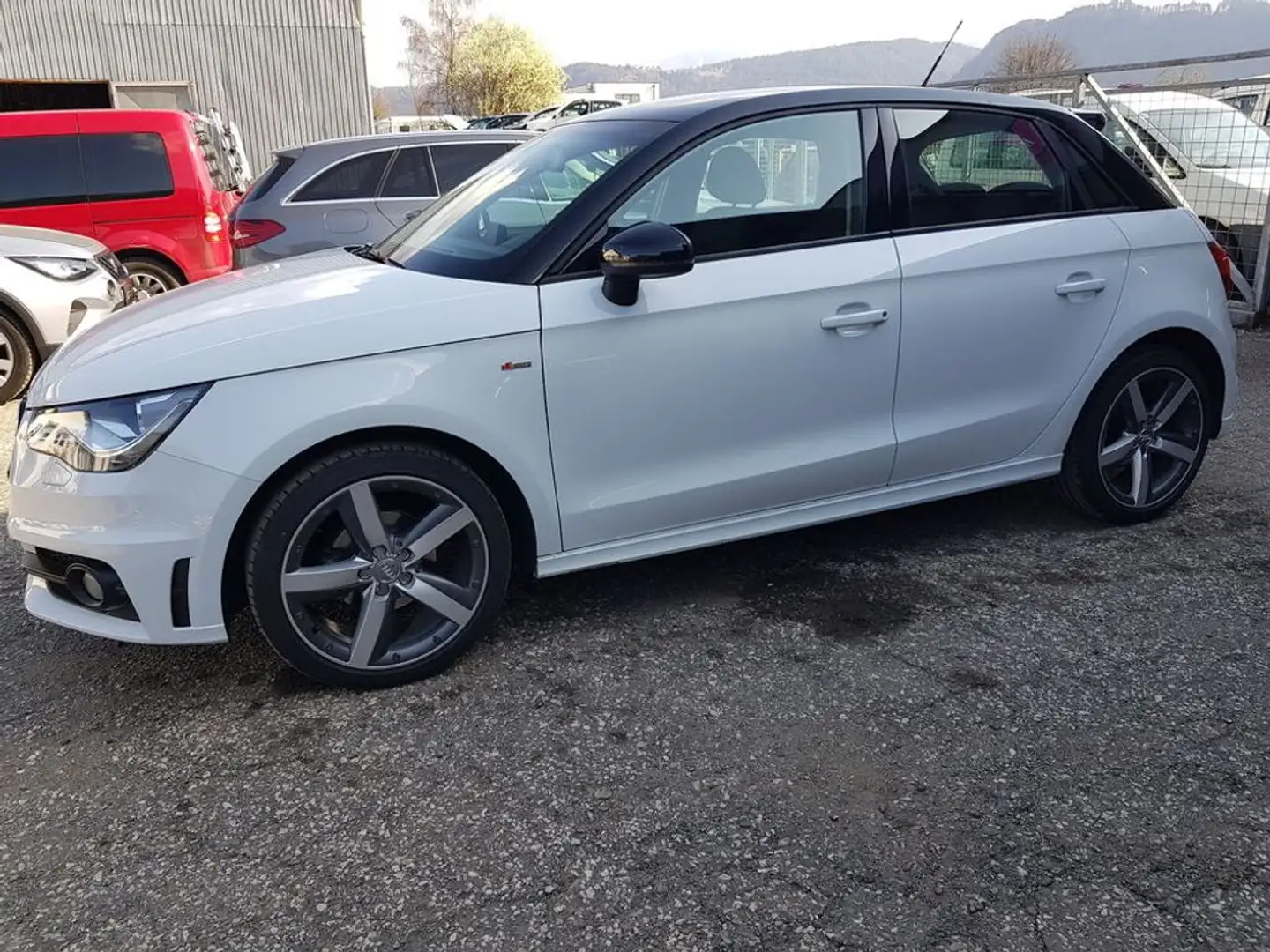 Audi A1 SB 1,2 TFSI Admired S-Line // Bi-Xenon // Weiß - 2