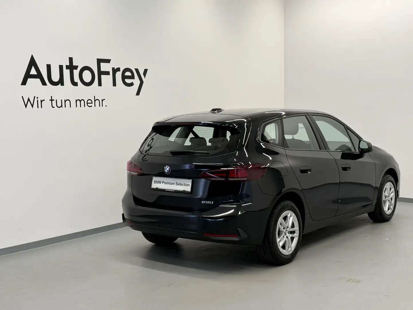 BMW 216 i Active Tourer Schwarz - 2