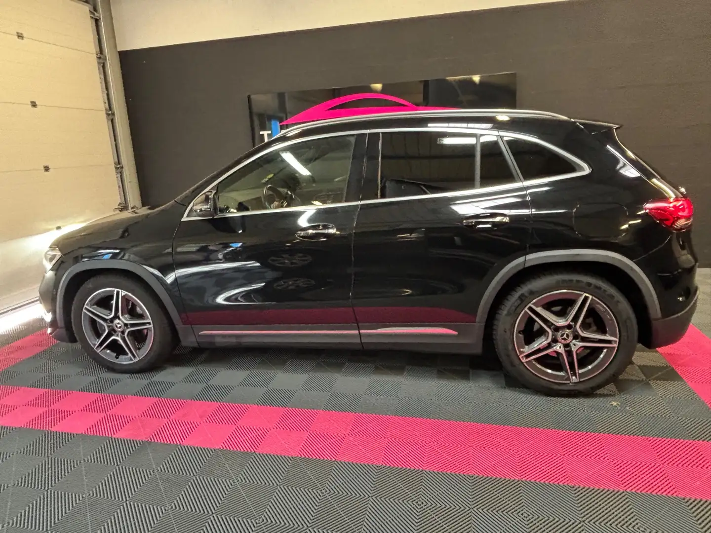 Mercedes-Benz GLA 200 GLA 200 d 8G-DCT AMG Line Black - 2