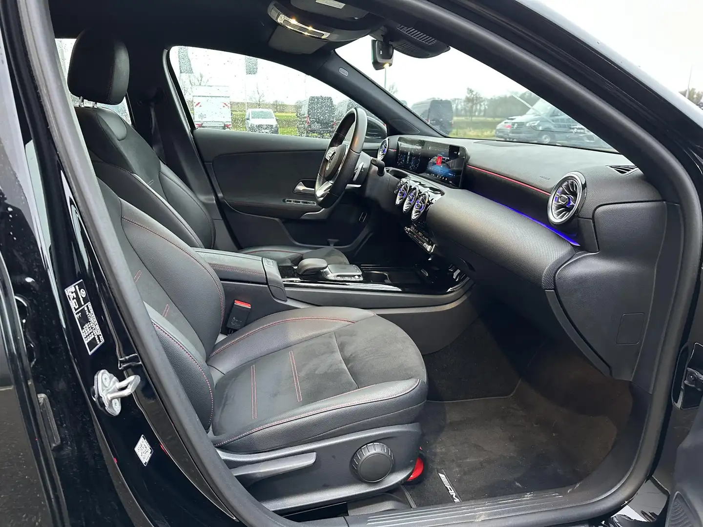 Mercedes-Benz A 200 Limousine A AMG Line *5 JAAR GARANTIE* - 2