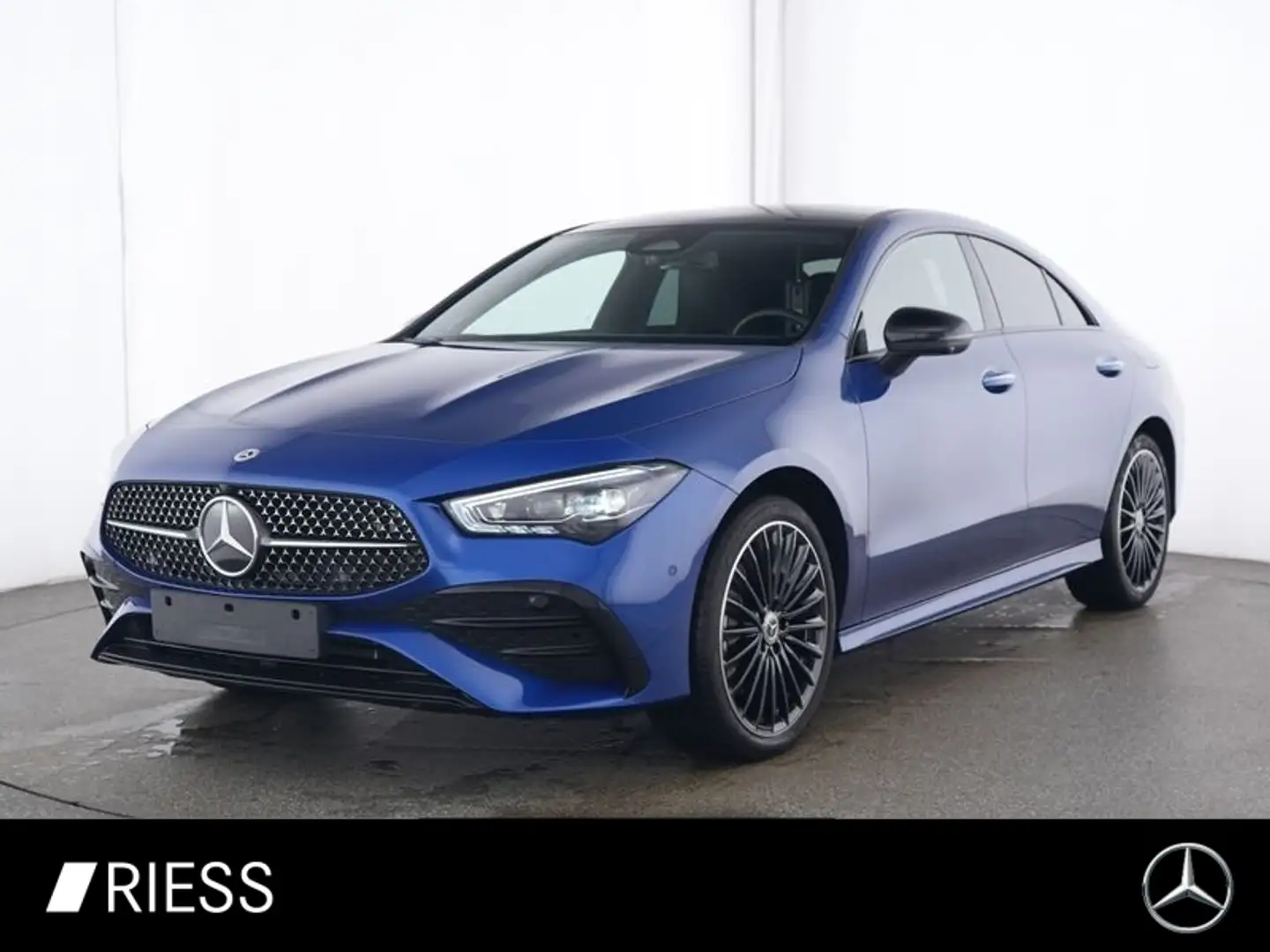 Mercedes-Benz CLA 250 e AMG Sport Night Distr Pano Ambi 19" 360 Blau - 1