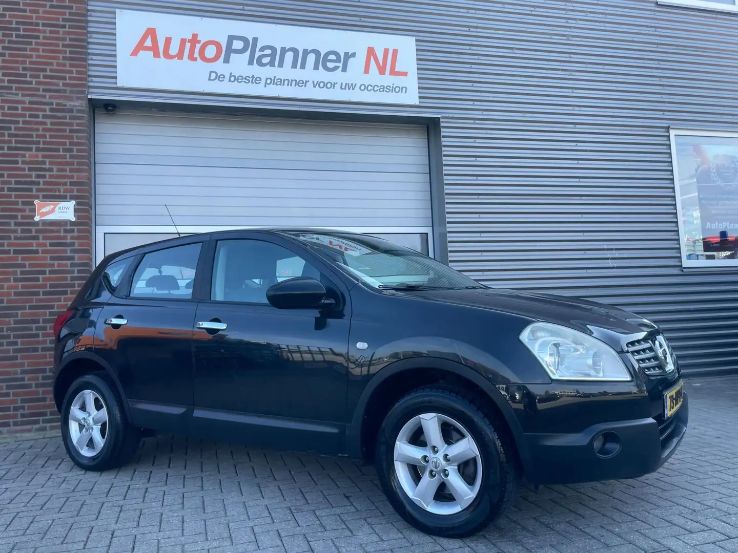 Nissan Qashqai 1.6 Visia! Airco! Cruise! APK 05-2026! Zwart - 2
