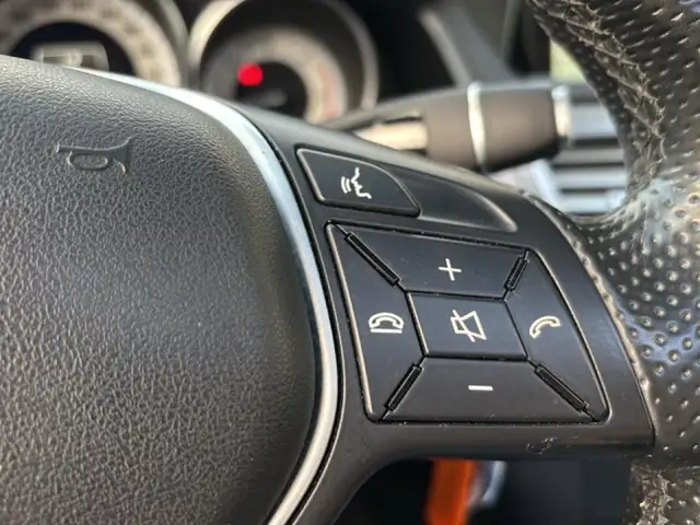 Mercedes-Benz E-Class view 19