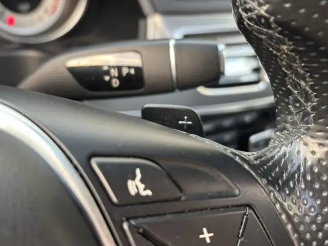 Mercedes-Benz E-Class view 21