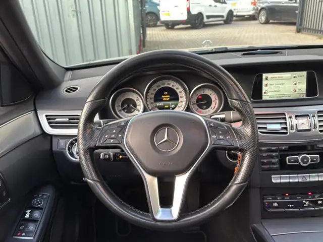 Mercedes-Benz E-Class view 9