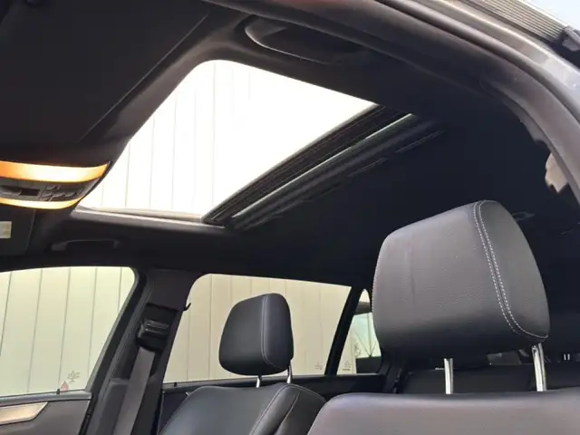 Mercedes-Benz E-Class view 13