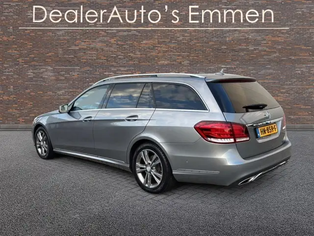 Mercedes-Benz E-Class view 3