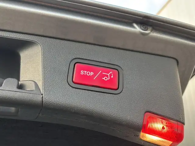 Mercedes-Benz E-Class view 8