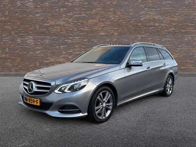 Mercedes-Benz E-Class view 2