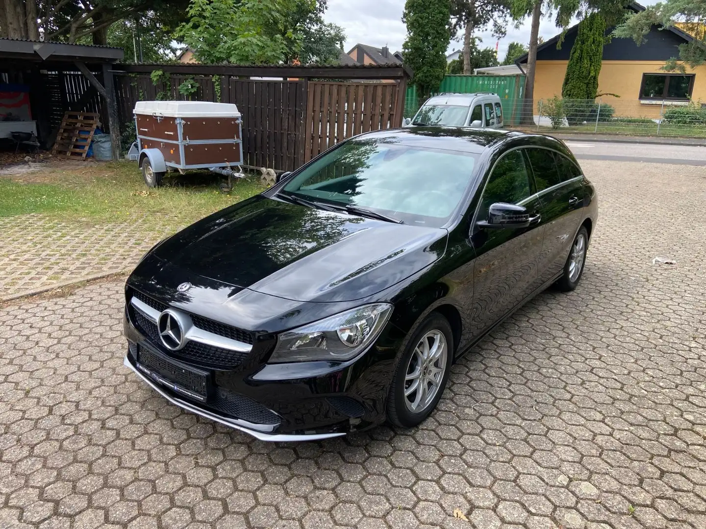 Mercedes-Benz CLA 180 CLA -Klasse Shooting Brake CLA 180 Schwarz - 2