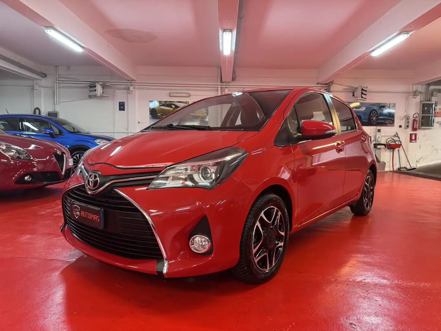 Toyota Yaris 5p 1.0 Lounge my16 OK NEO PATENTATI Červená - 1