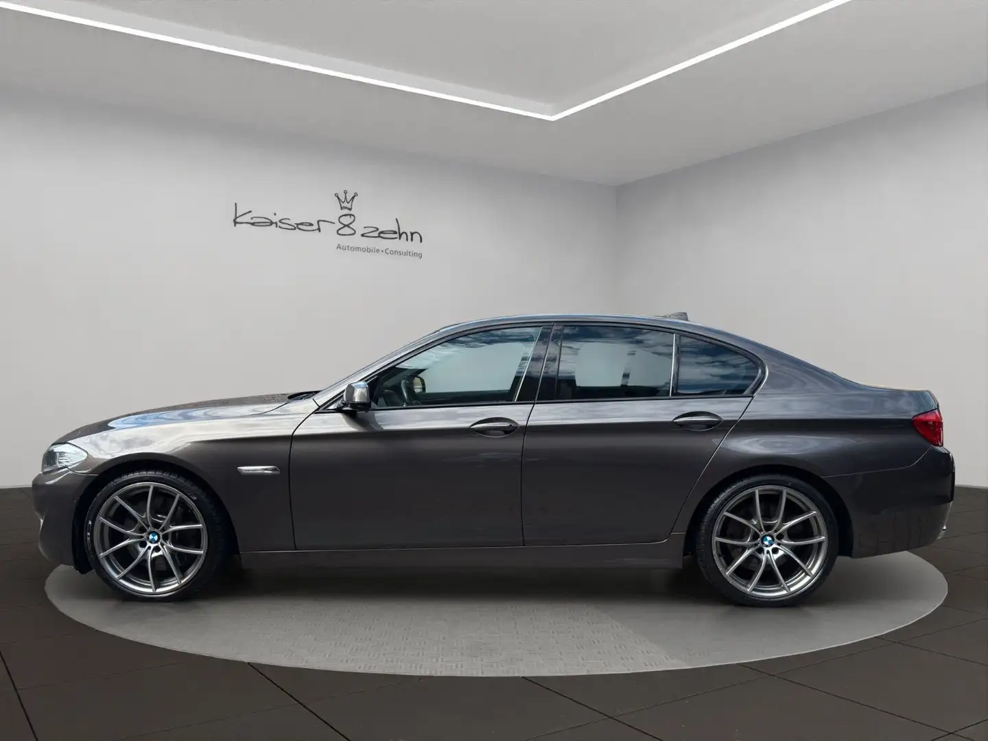 BMW 550 i Aut. Sport *2. Hand* *Night Vision* Braun - 2