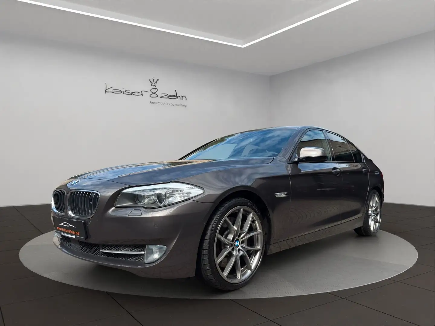 BMW 550 i Aut. Sport *2. Hand* *Night Vision* Braun - 1