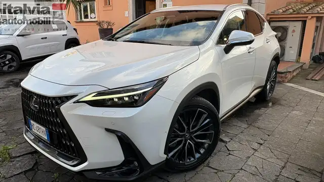 Lexus NX 300 Plug-in Premium 4WD MY22 12MESI DI GARANZIA