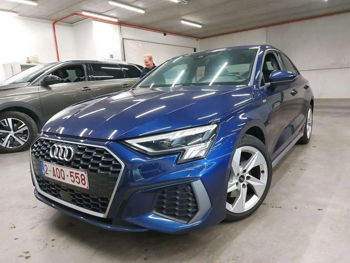 Audi A3 35TFSi Sedan SLine STronic LED-CUIR-NAVI-CAMERA Bleu - 2
