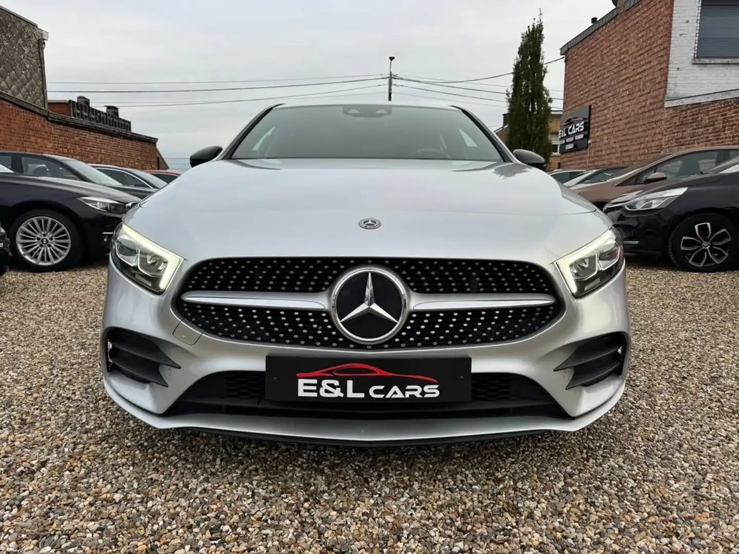 Mercedes-Benz A 180 A 180 d Pack AMG *12 mois de garantie* Gris - 2
