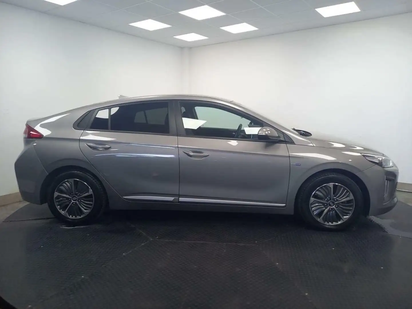 Hyundai IONIQ 1.6 GDI PHEV KLASS DT Gris - 2
