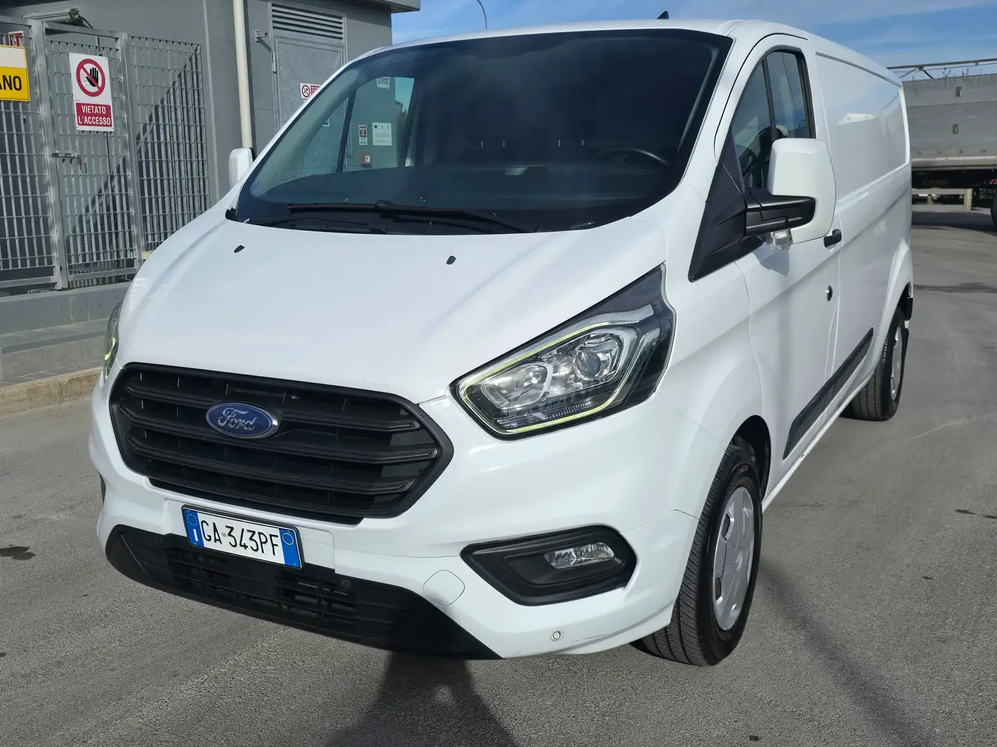 Ford Transit Custom L2H1 130CV MHEV Blanc - 1