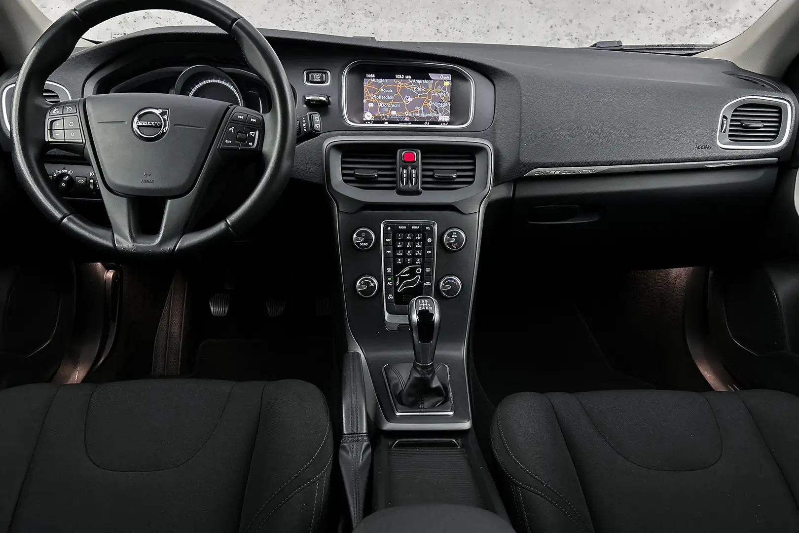 Volvo V40 Cross Country 2.0 D2 Momentum | LED koplampen | Trekhaak | Parke Gri - 2