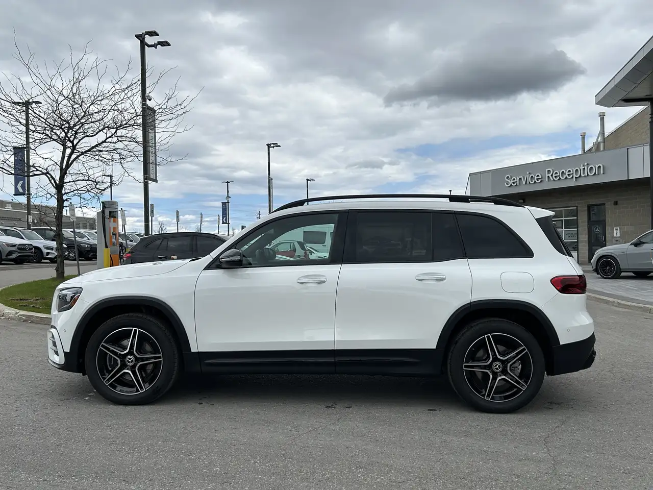 Mercedes-Benz GLB снимка Mercedes-Benz GLB
