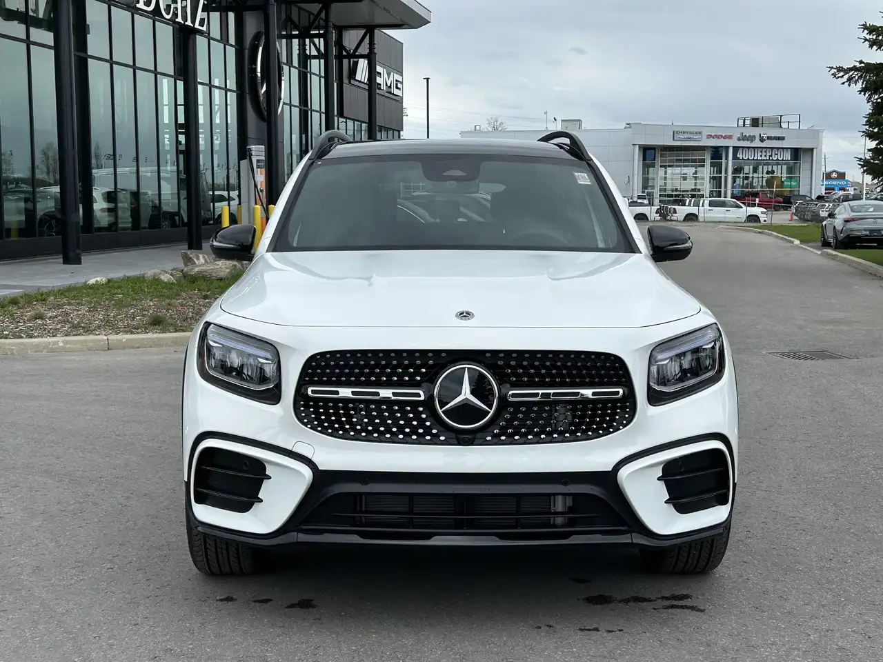 Mercedes-Benz GLB снимка Mercedes-Benz GLB