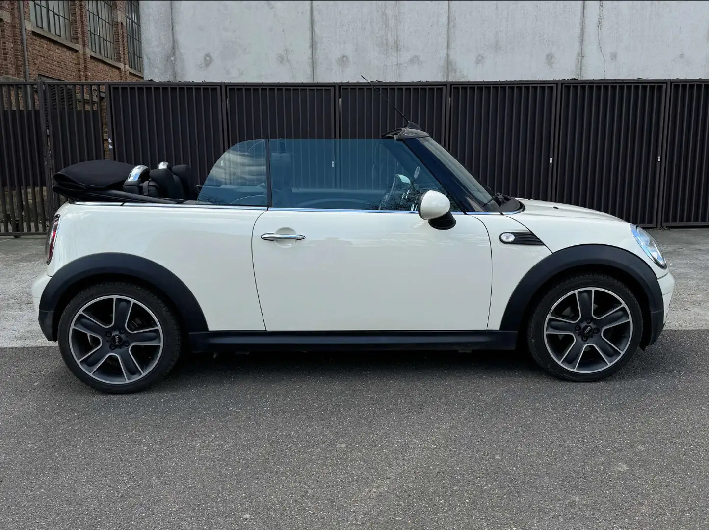MINI Cooper Cabrio - 2