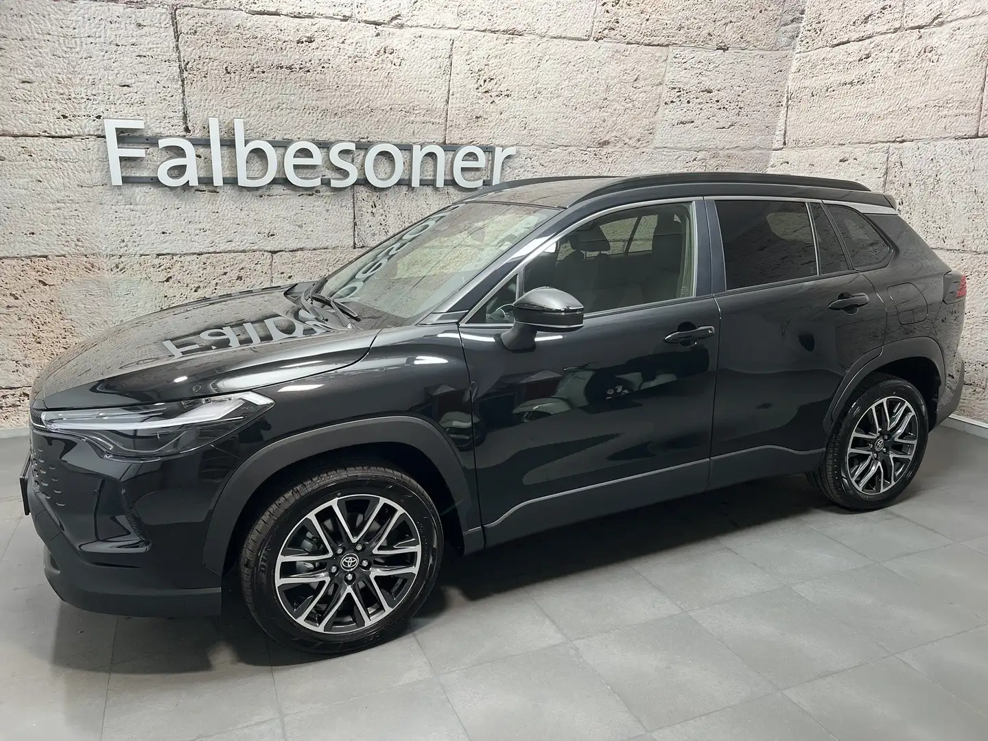 Toyota Corolla Cross 2,0 Hybrid Active Drive AWD 178PS Schwarz - 2