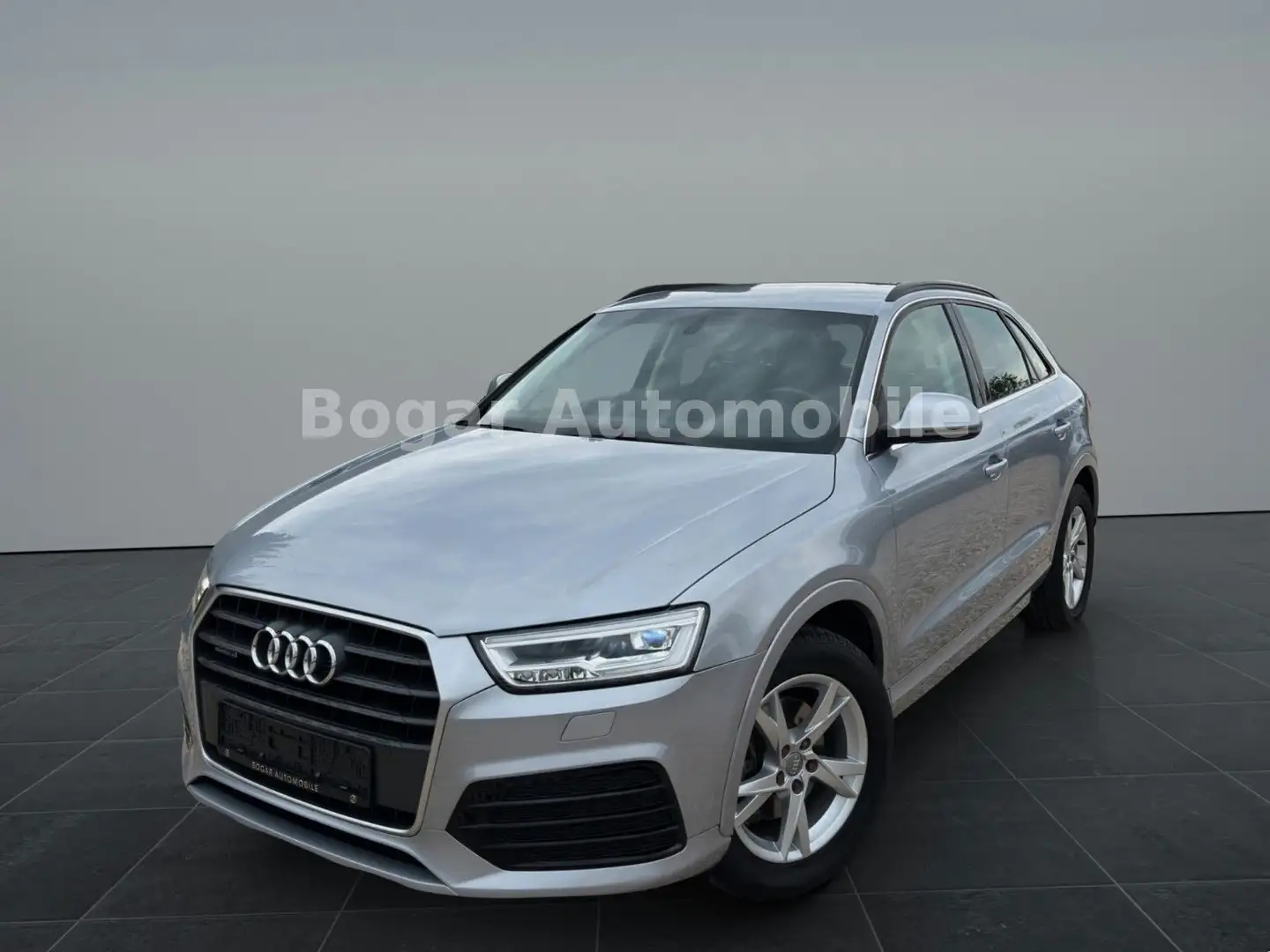 Audi Q3 sport quattro S tronic *LED*NAVI*KEYLESS*PDC* Silber - 1