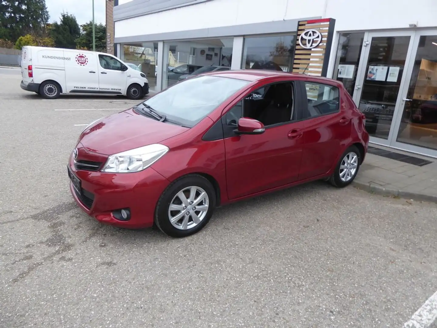 Toyota Yaris 1,0 VVT-i Rot - 2