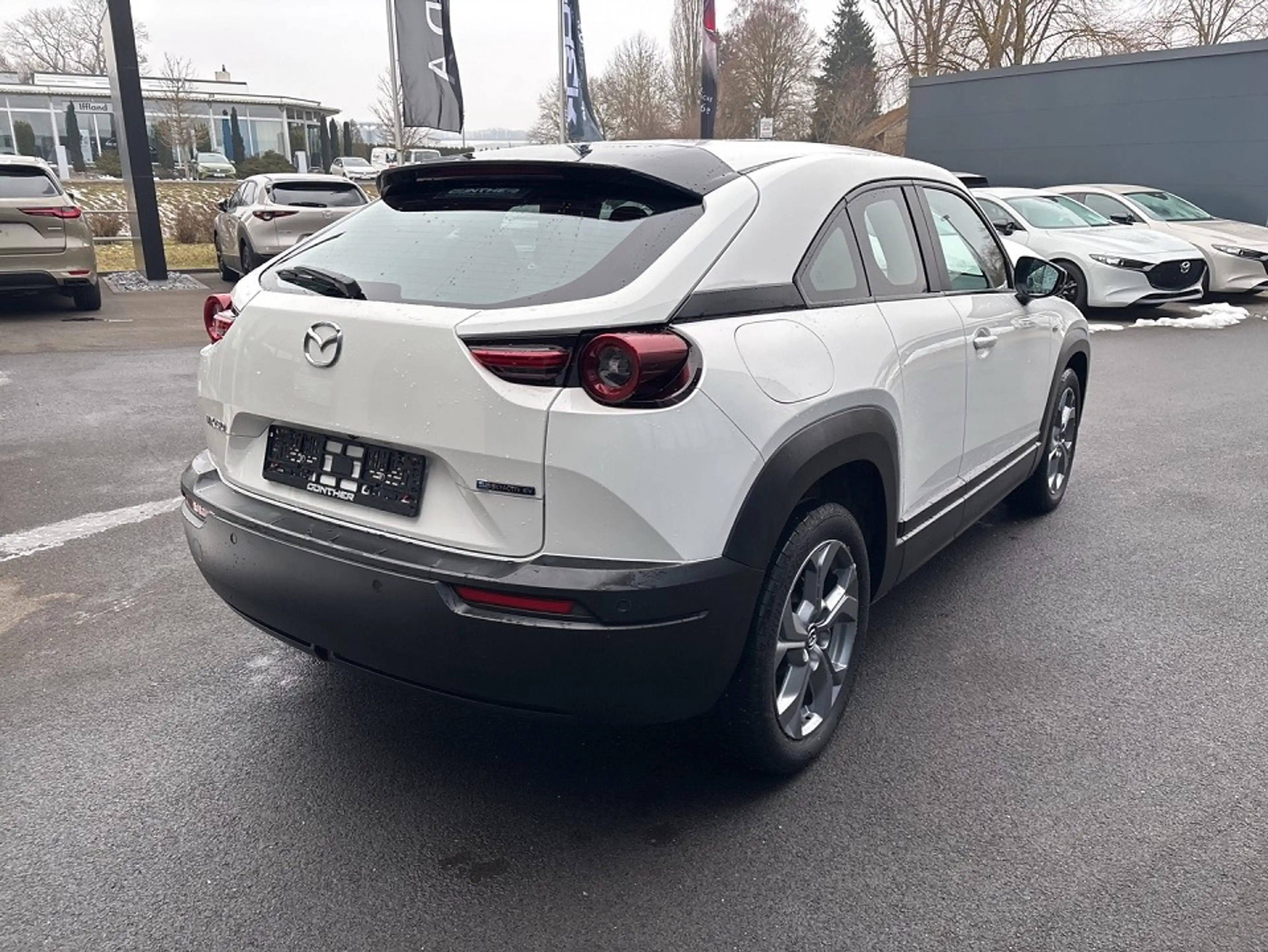 Mazda MX-30 35,5 kWh e-SKYACTIV EV 145 PS *6 Jahre Garantie* — photo 3