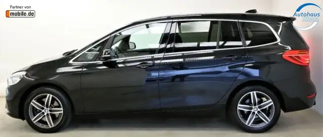 BMW 2 Series view 4