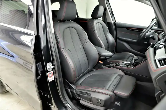 BMW 2 Series view 11