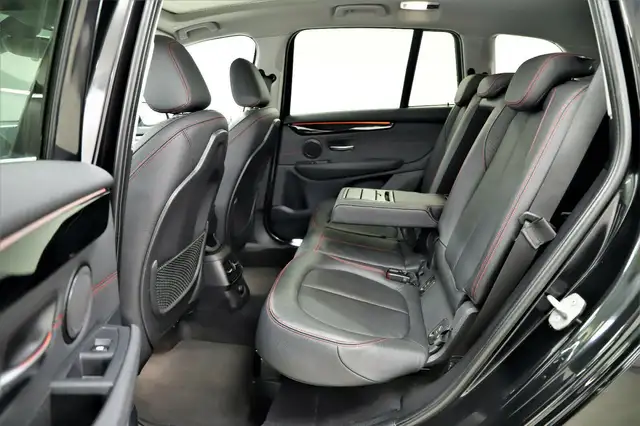 BMW 2 Series view 13