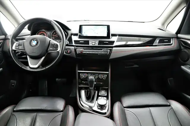 BMW 2 Series view 9