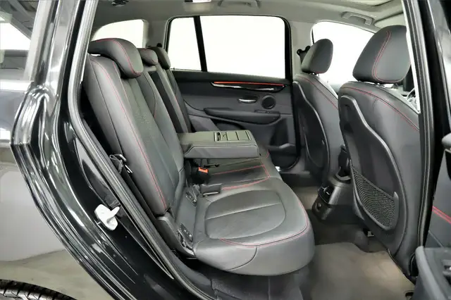 BMW 2 Series view 14