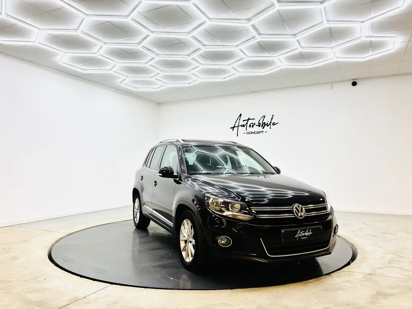 Volkswagen Tiguan ✅1AN GARANTIE✅1ER PROPRIO✅PANO✅PARKING ASS Noir - 2