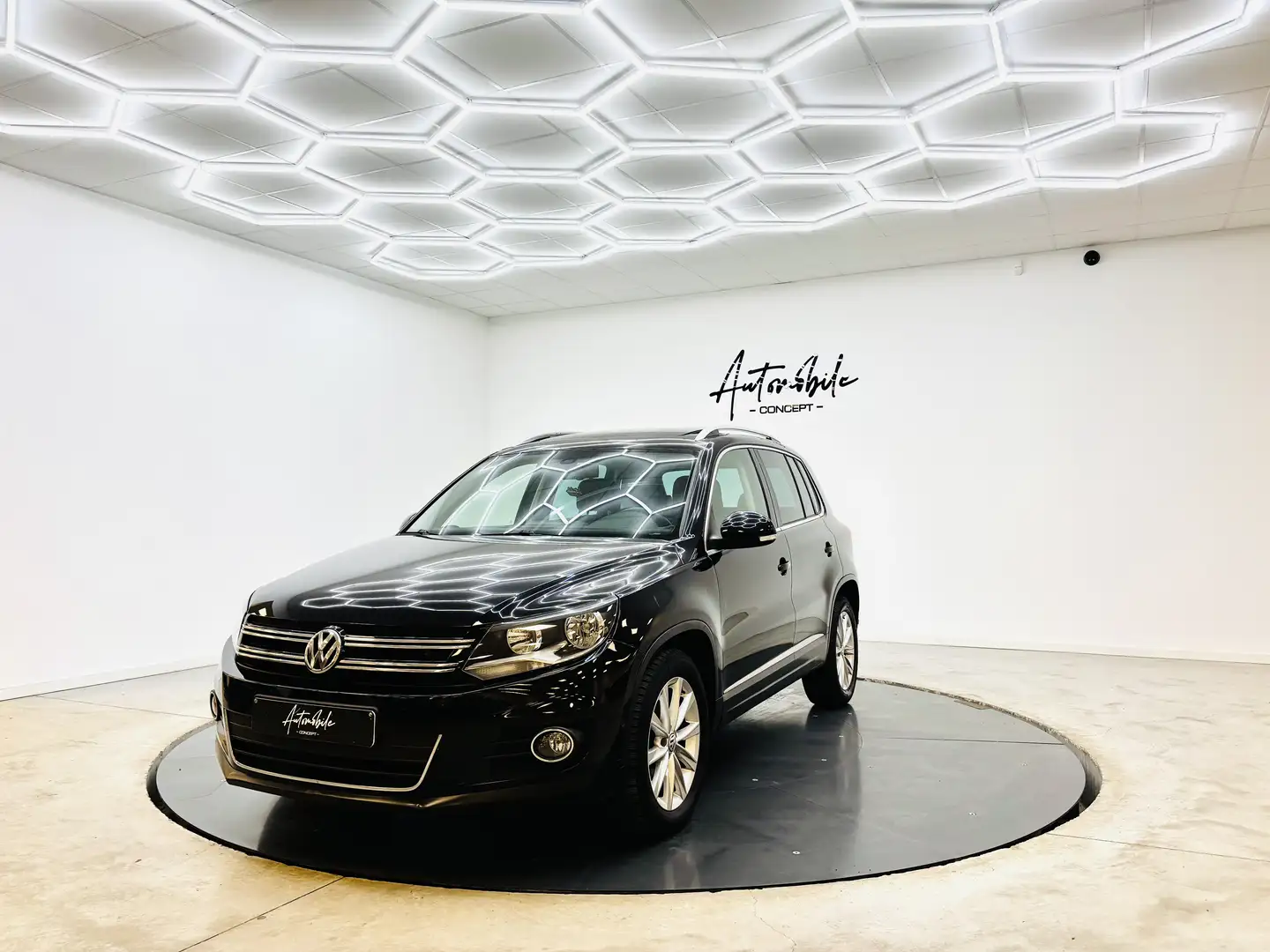 Volkswagen Tiguan ✅1AN GARANTIE✅1ER PROPRIO✅PANO✅PARKING ASS Fekete - 1
