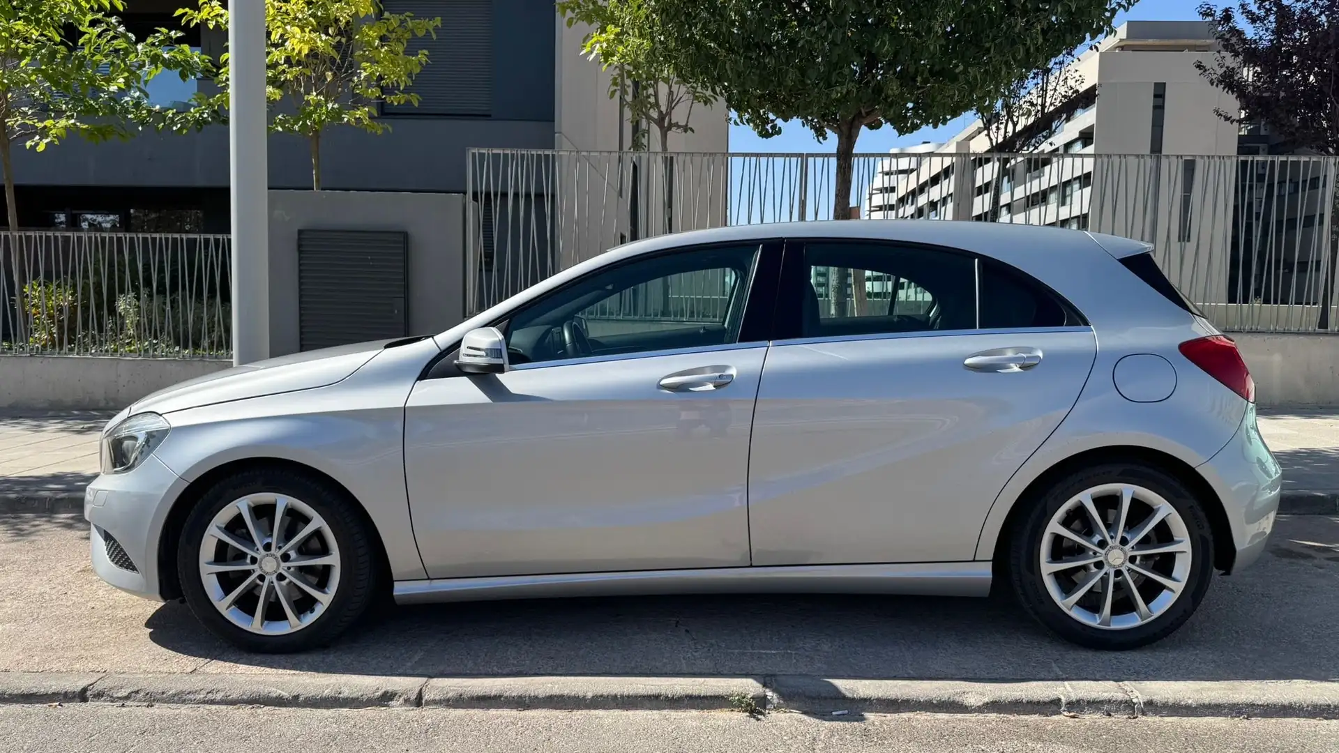 Mercedes-Benz A 200 200CDI BE Urban 7G-DCT - 2