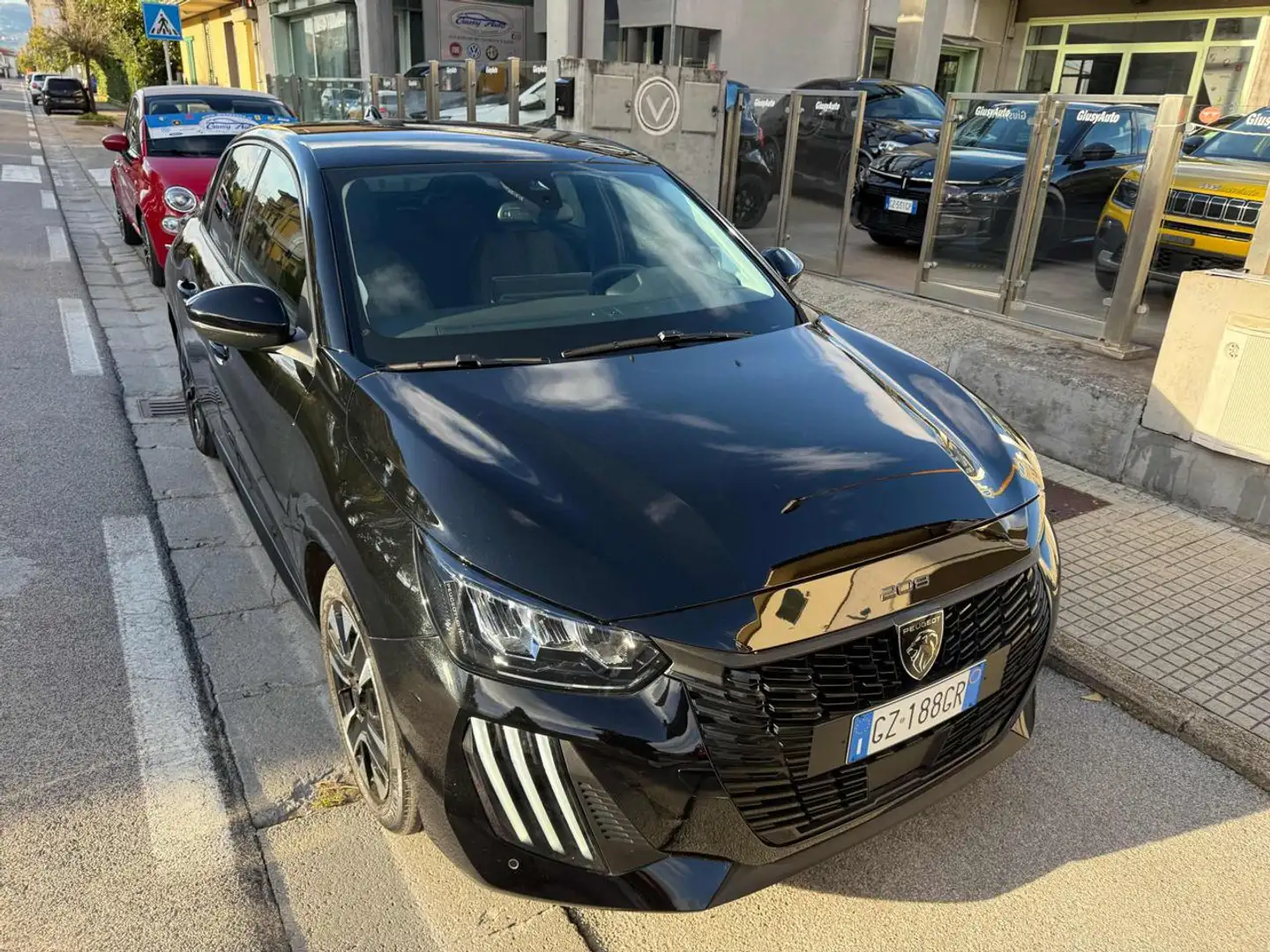 Peugeot 208 PureTech 100 Stop&Start 5 porte Allure Schwarz - 1