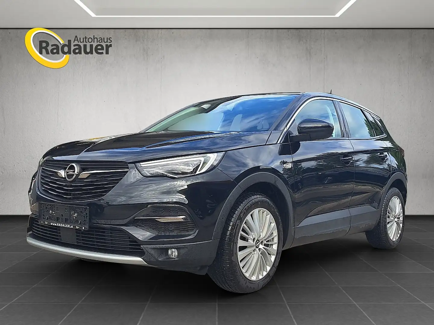 Opel Grandland X 1,2 Turbo Direct Injection Innovation Start/Stop Schwarz - 1