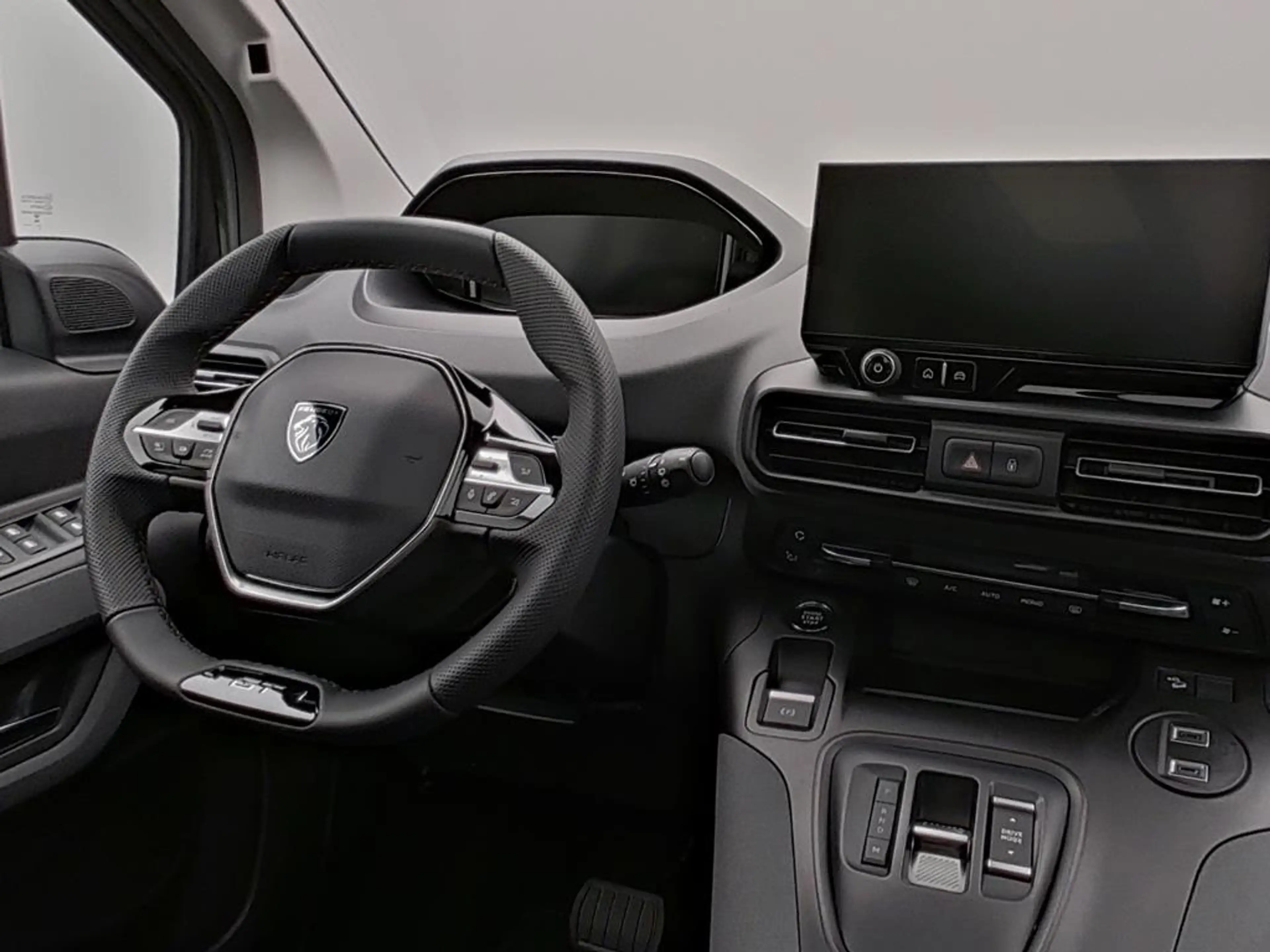 Peugeot Rifter L1 GT Diesel 130 EAT8 — photo 12