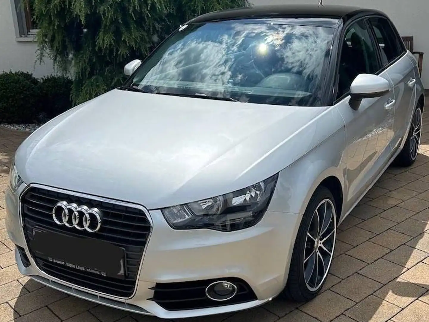 Audi A1 A1 SB 1,2 TFSI Attraction Attraction Silber - 1