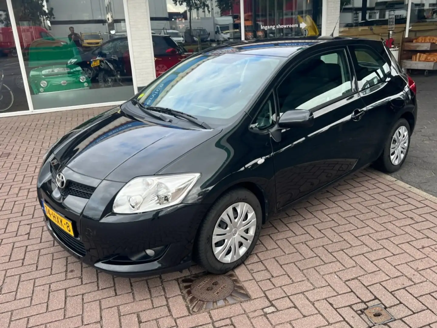 Toyota Auris 1.6 16v 3drs Sol CLIMATE / NAVI / TH 1e eig. NL-au Noir - 2