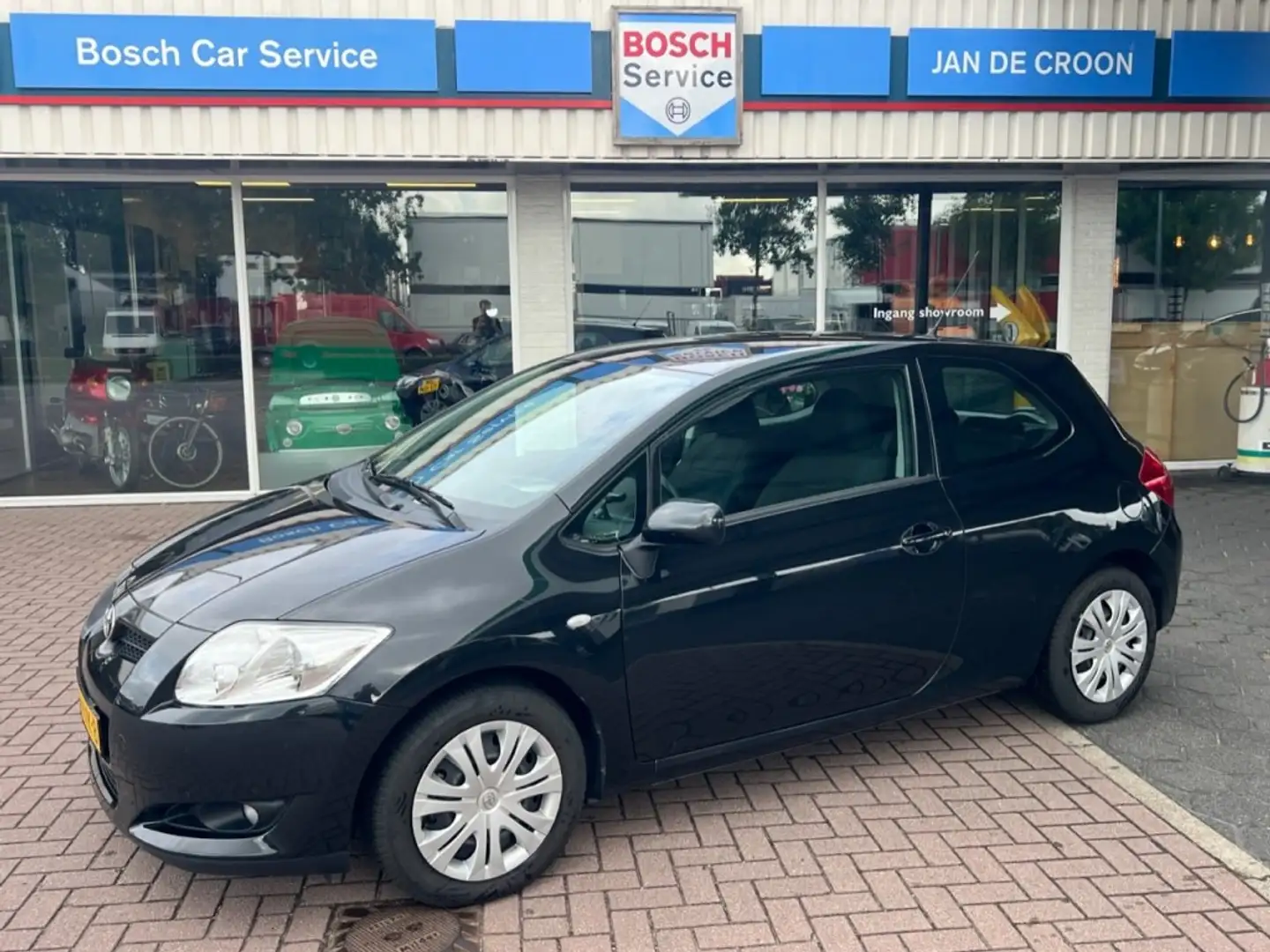Toyota Auris 1.6 16v 3drs Sol CLIMATE / NAVI / TH 1e eig. NL-au Noir - 1